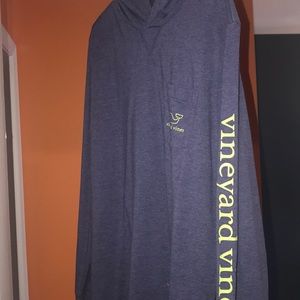Vineyard vines light sweat shirt